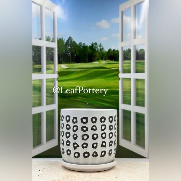 White Panther (MD) Ceramic Planter Pot with Saucer Attached - Picture 3 of 9